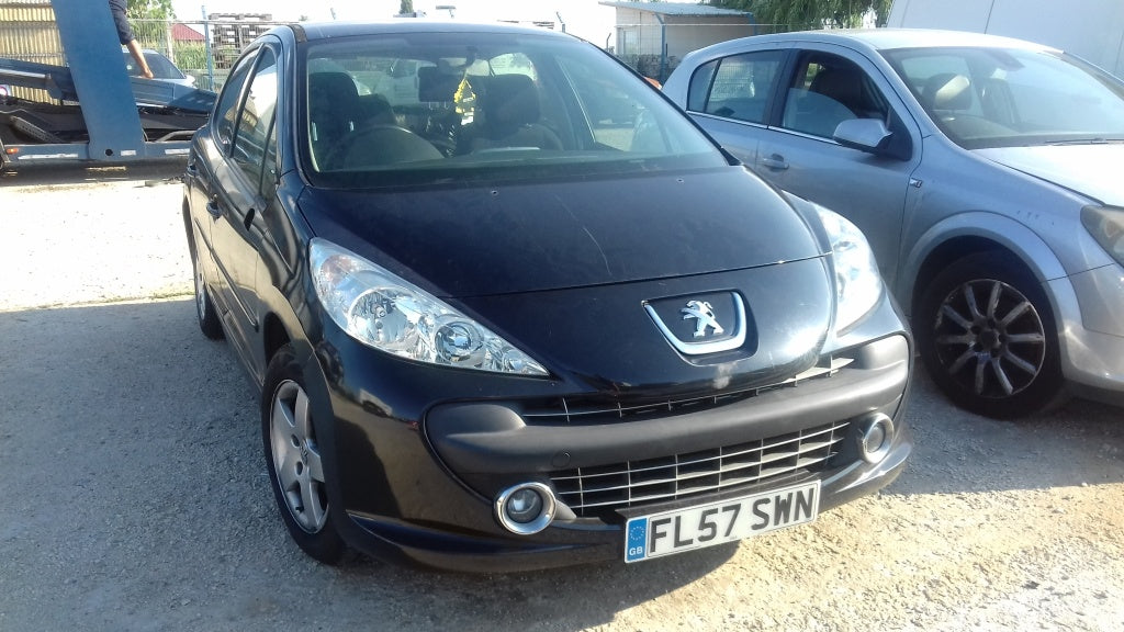 Dezmembrez Peugeot 207 din 2007 , 1.4 benzina tip KFU