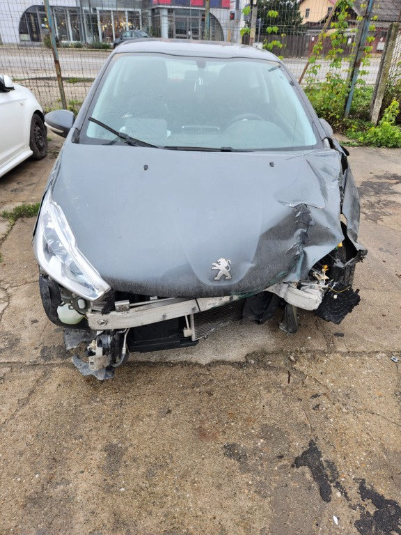 Dezmembrez Peugeot 208 2016 HATCHBACK 1.2