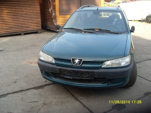 Dezmembrez Peugeot 306 SW din 1999, 1.8 b,