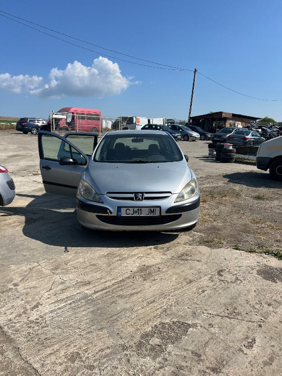 Dezmembrez Peugeot 307 2003 Hatchback 1,4 hdi