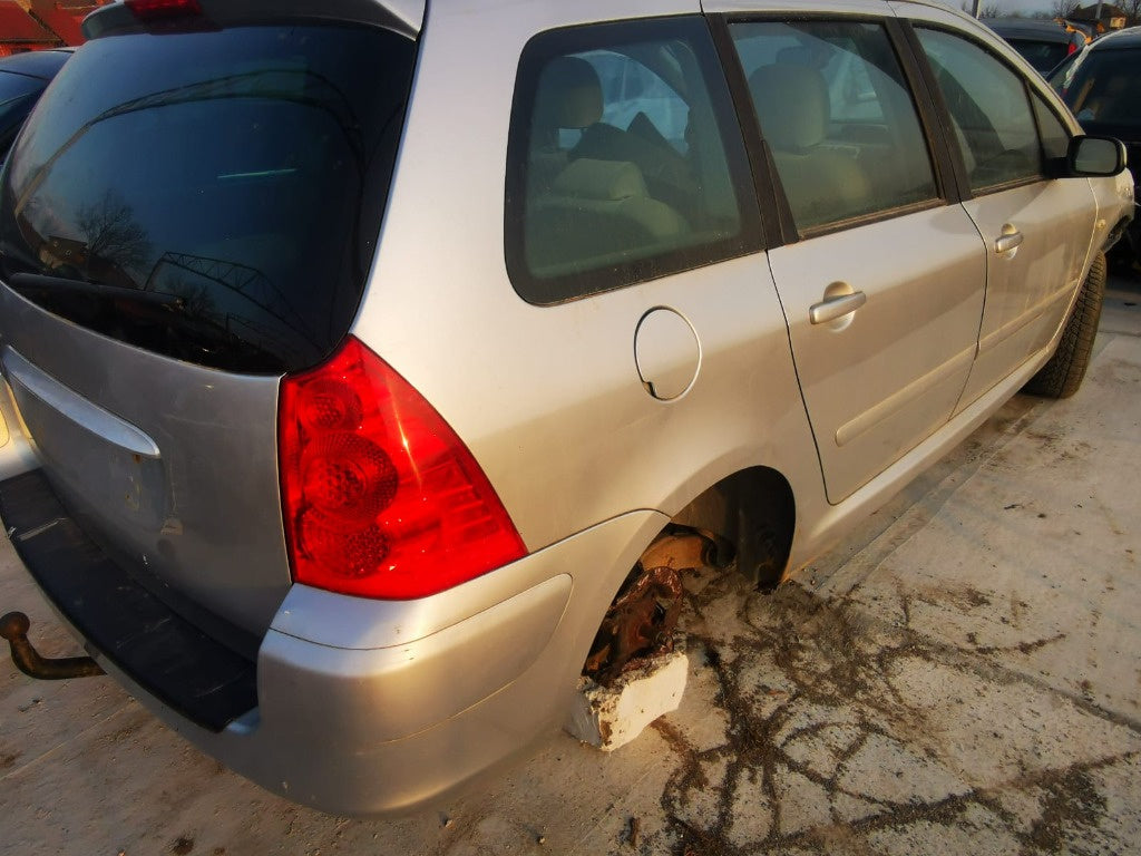 Dezmembrez Peugeot 307 2005 BREAK 1,6