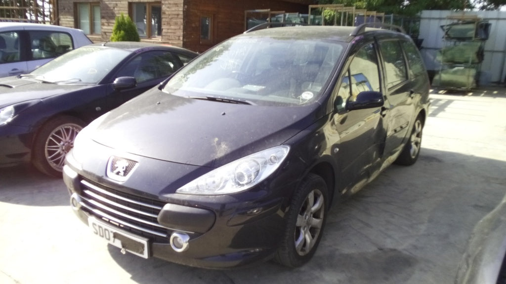 Dezmembrez Peugeot 307