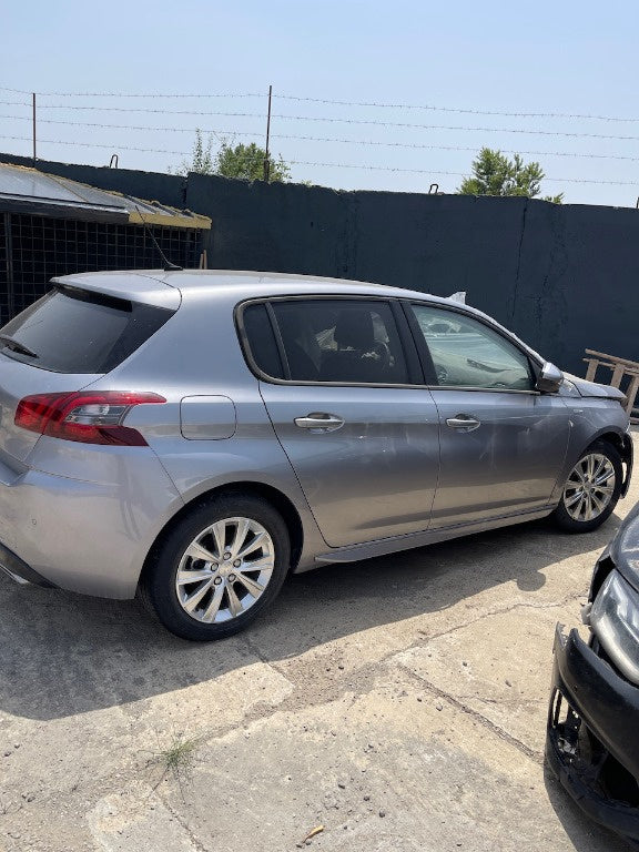 Dezmembrez Peugeot 308 2019 Hatchback 1.2 VTI