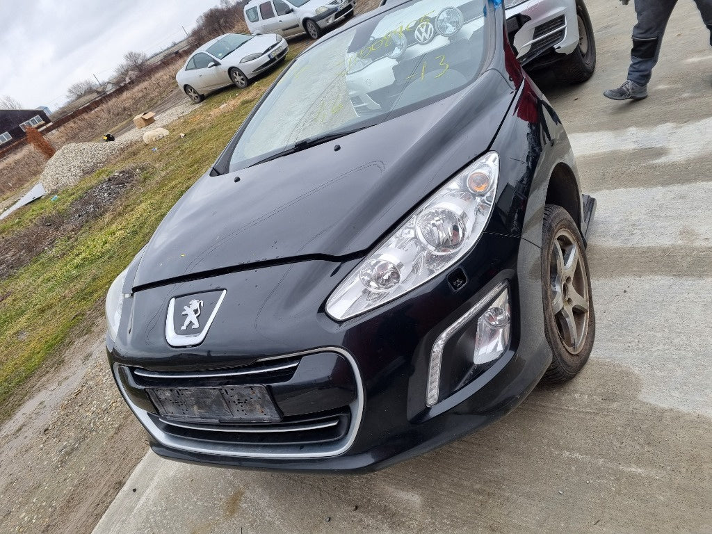 Dezmembrez Peugeot 308 din 2013 1.6 HDI