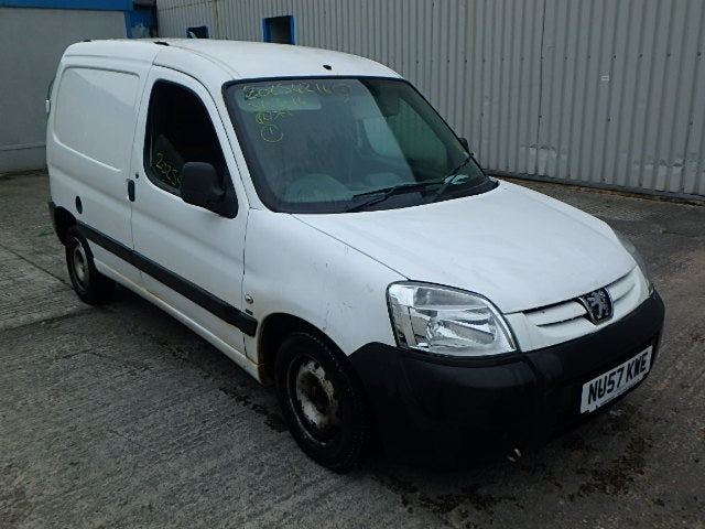 Dezmembrez Peugeot Partner, 1.4b, orice piesa!