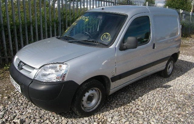Dezmembrez peugeot partner 1.6hdi an 2008