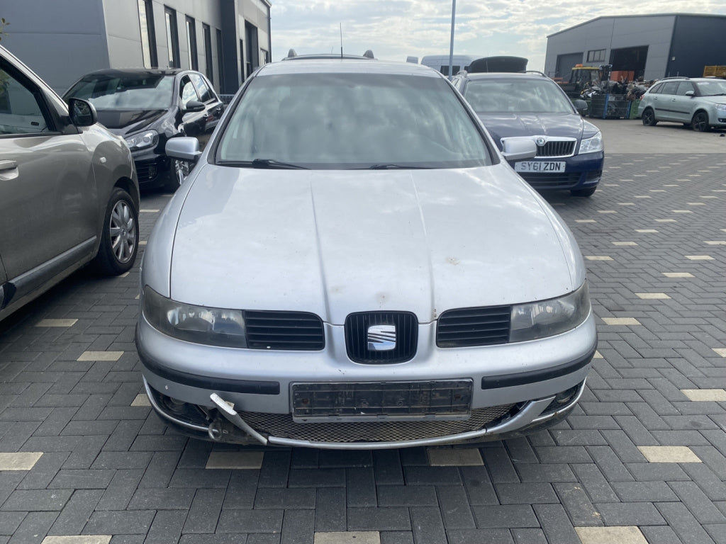 Dezmembrez piese caroserie, motor, cutie viteze, suspensie Seat Toledo 2 (1M2) 1.9 TDI 2000, ASV
