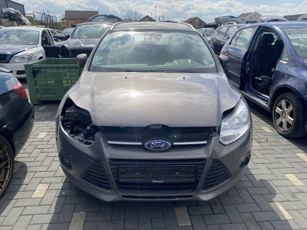 Dezmembrez piese caroserie, motor, cutie viteze, suspensie Ford Focus 3 Turnier 1.0 EcoBoost 2013, M1DA