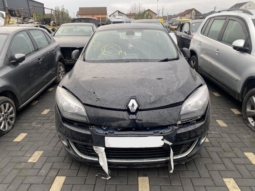 Dezmembrez piese caroserie, motor, cutie viteze, suspensie Renault Megane 3 Combi 1.5 DCI 2012, K9K846