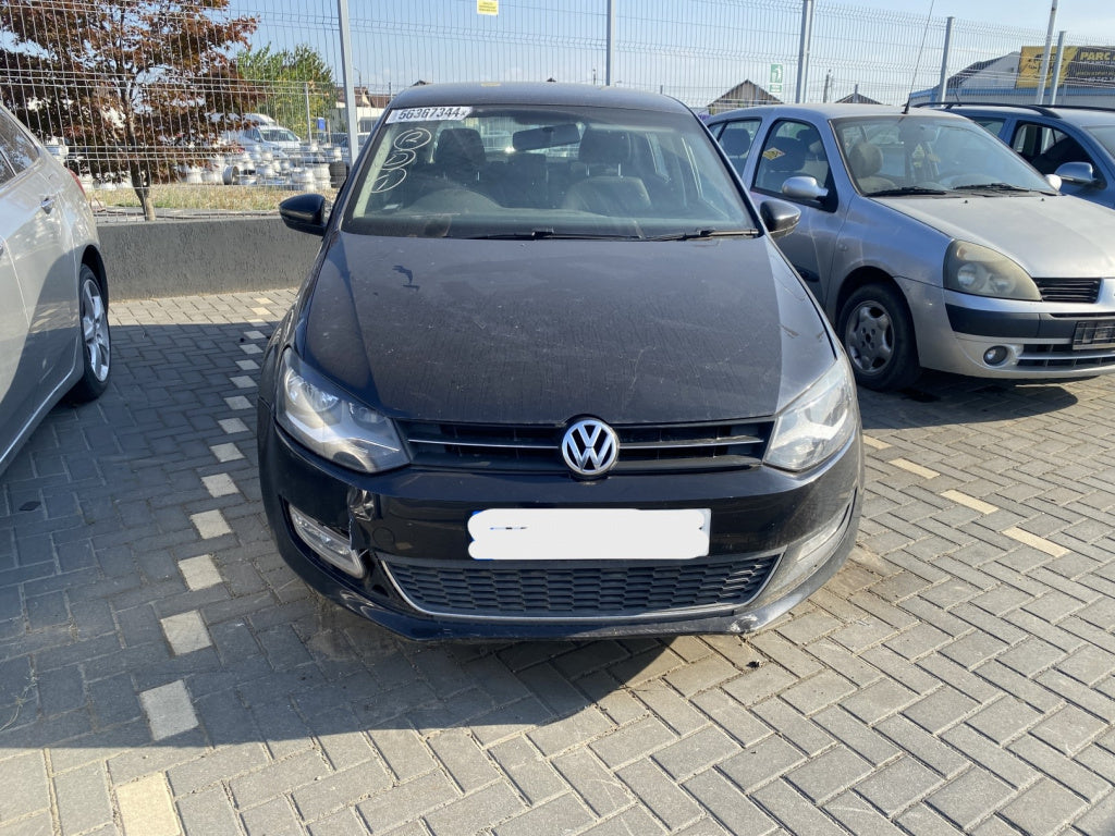 Dezmembrez piese caroserie, motor, cutie viteze, suspensie VW Polo (6R) 1.2 TSI 2010, CBZB