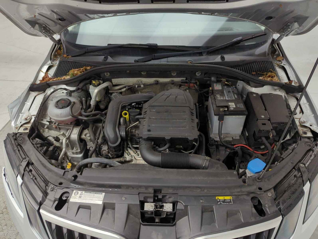 Dezmembrez piese caroserie, motor, cutie viteze, suspensie, Skoda Octavia 3 Combi (5E5) 1.0 TSI