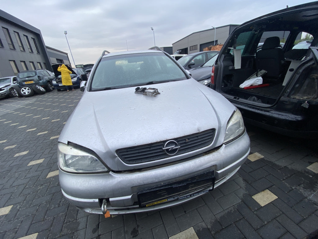 Dezmembrez piese caroserie, motor, cutie viteze, suspensie Opel Astra G Combi (F35) 1.7 DTI 2001, Y17DT