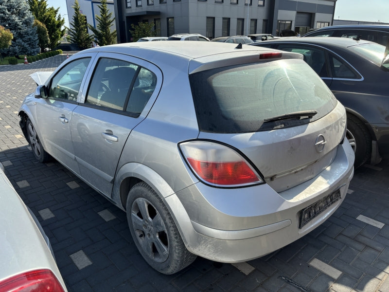 Dezmembrez piese caroserie, motor, cutie viteze, suspensie, Opel Astra H, 1.7 CDTI, Z17DTL.