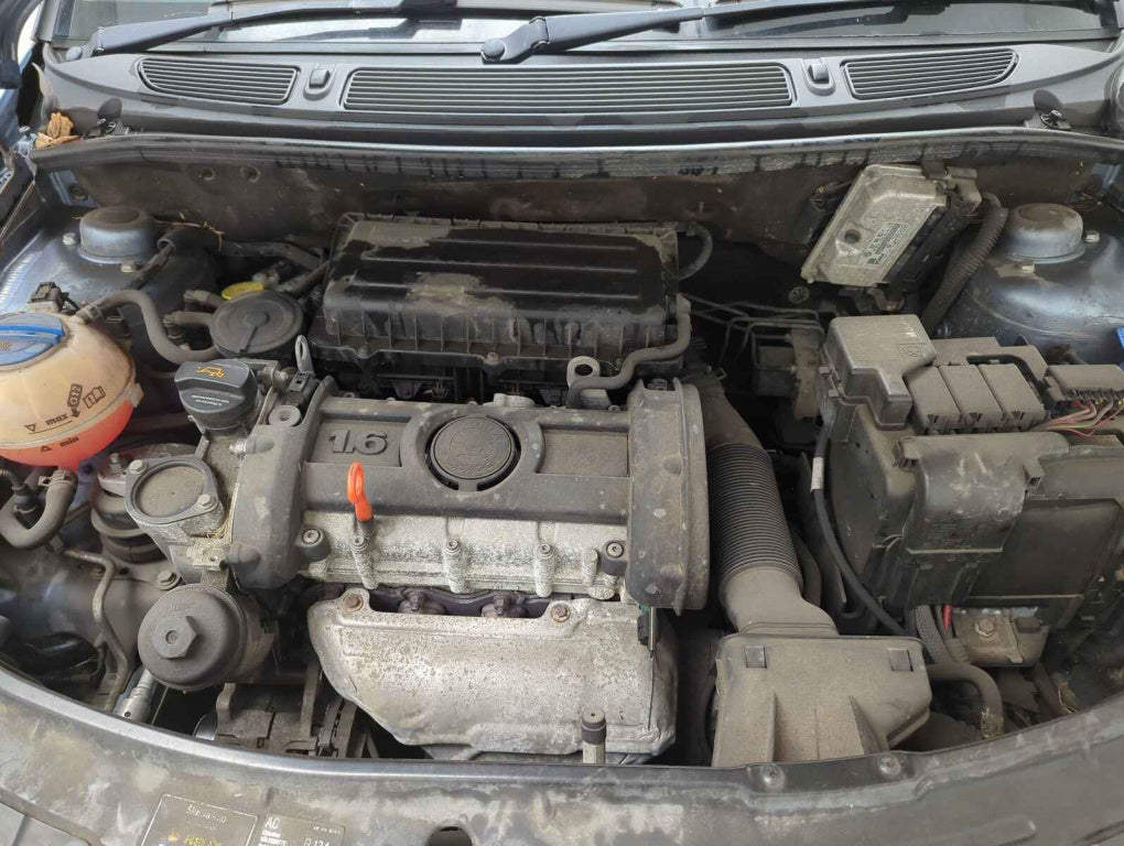 Dezmembrez piese caroserie, motor, cutie viteze, suspensie Skoda Fabia 2 Combi (5J, 545) 1.6 benz