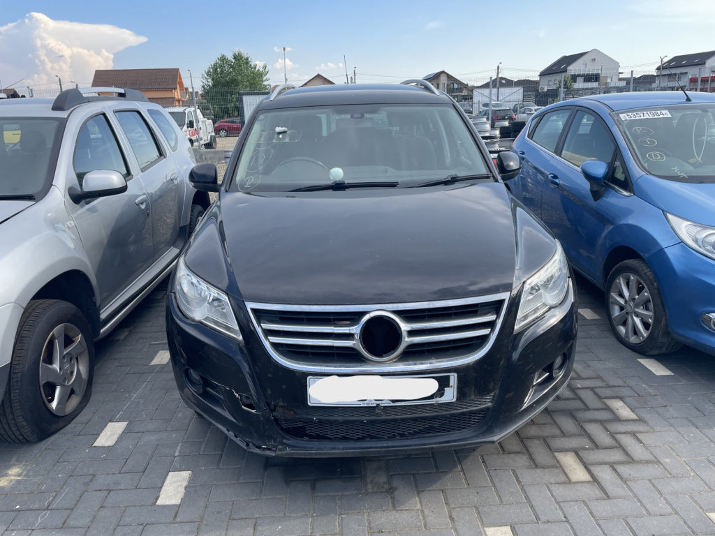 Dezmembrez piese caroserie, motor, cutie viteze, suspensie VW Tiguan (5N) 2.0 TDI 2009 4X4, CBAB