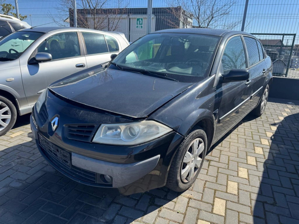 Dezmembrez piese caroserie, motor, cutie viteze, suspensie Renault Megane 2 Sedan 1.6 16V, K4M (812)
