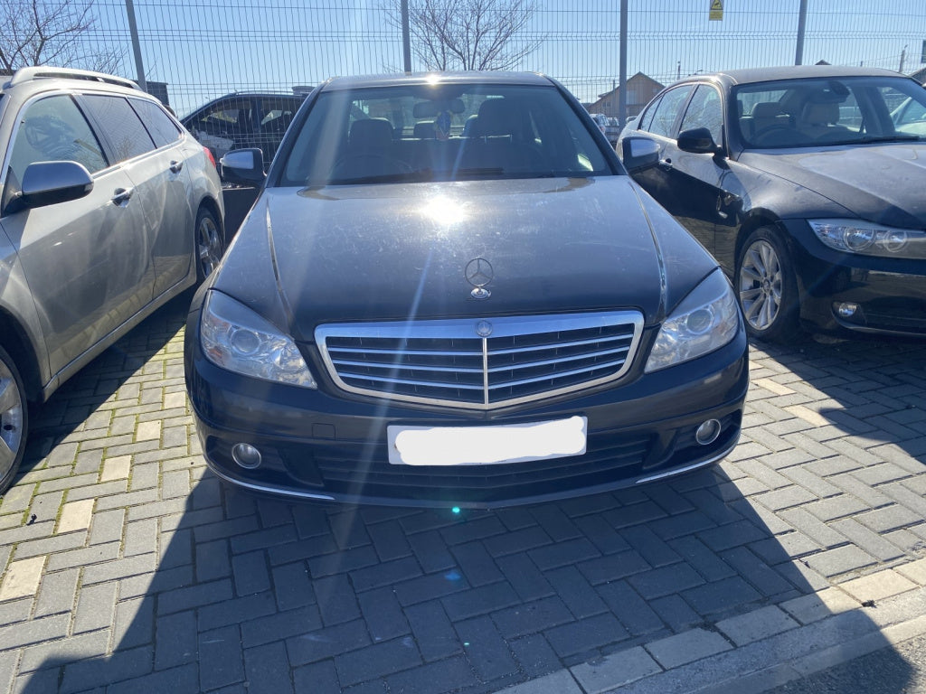 Dezmembrez piese caroserie, motor, cutie viteze, suspensie Mercedes Clasa C (W204) 2.2 CDI 2008, OM646811