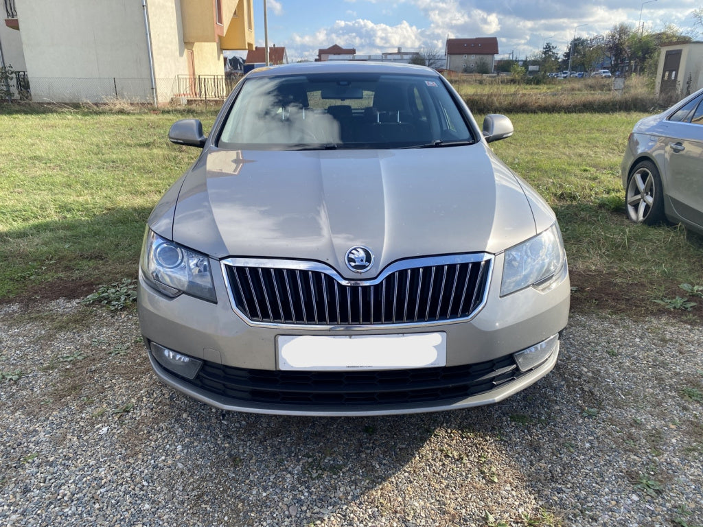 Dezmembrez piese caroserie, motor, cutie viteze, suspensie Skoda Superb II (3T4) facelift 2.0 TDI 2015, CFFB