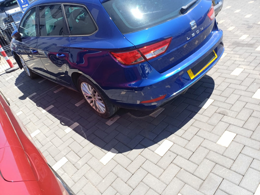 Dezmembrez piese caroserie, motor, cutie viteze, suspensie Seat Leon ST Combi (5F8) 1.5 TSI, DACA