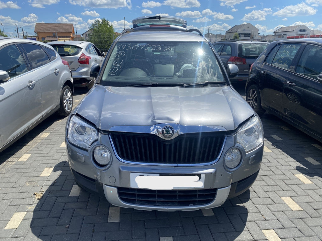 Dezmembrez piese caroserie, motor, cutie viteze, suspensie Skoda Yeti 2.0 TDI 4X4 2010, CFHF