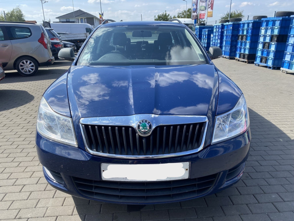 Dezmembrez piese caroserie, motor, cutie viteze, suspensie Skoda Octavia 2 Combi (1Z5) 1.6 TDI 2011, CAYC
