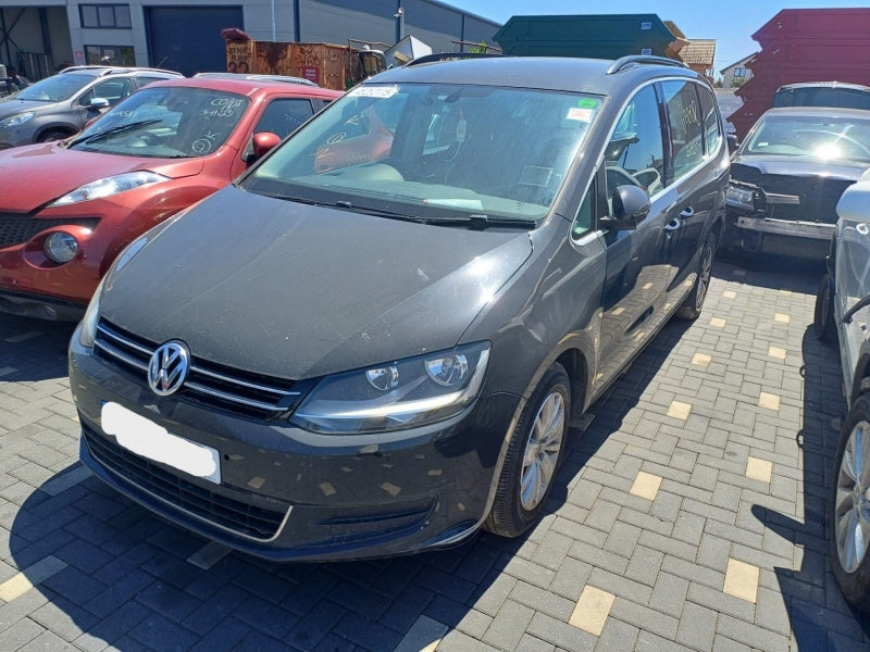 Dezmembrez piese caroserie, motor, cutie viteze, suspensie Volkswagen Sharan (7N) 2.0 TDI, CFFB