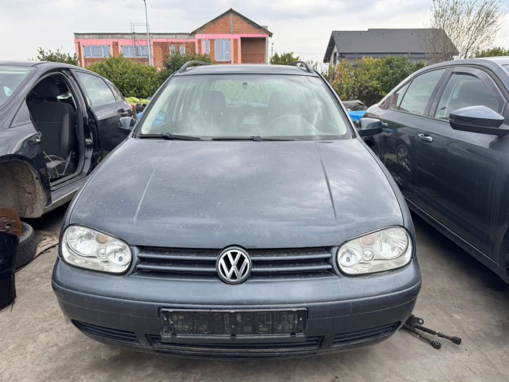 Dezmembrez piese caroserie, motor, cutie viteze, suspensie VW Golf 4 Variant (1J5) 1.6 benz, BAD