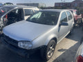 Dezmembrez piese caroserie, motor, cutie viteze, suspensie Volkswagen Golf 4 (1J1) 1.4 benz, AXP.