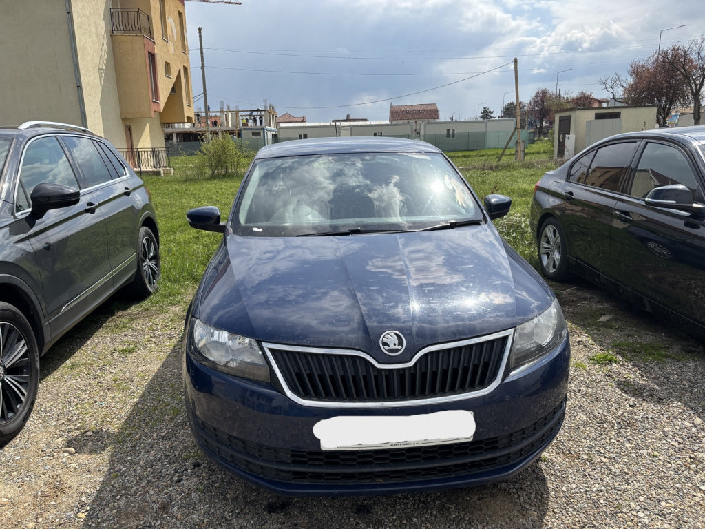 Dezmembrez piese caroserie, motor, cutie viteze, suspensie Skoda Rapid (NH3) facelift 1.6 TDI, CXMA