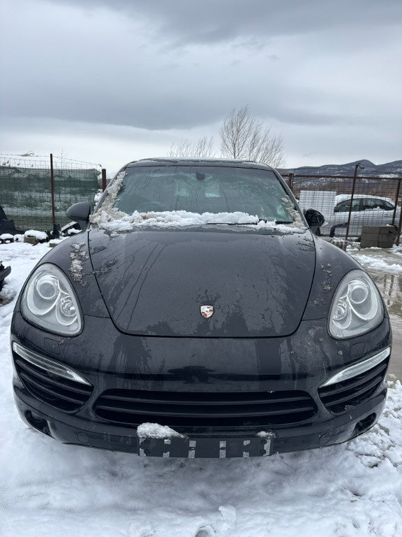 Dezmembrez Porsche Cayenne 958 din 2011 3.0 TDI CAS Negru