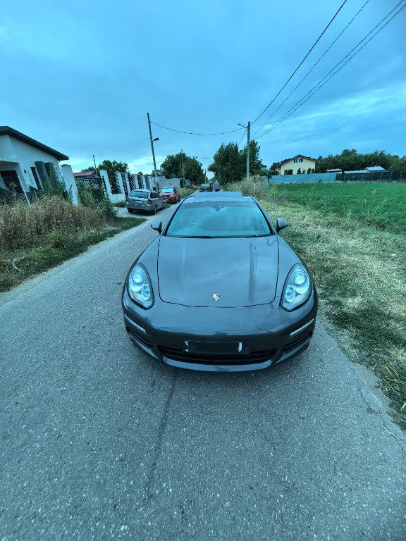 Dezmembrez Porsche Panamera 970