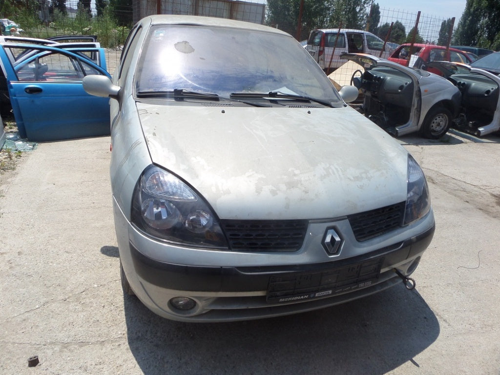 Dezmembrez Renault Clio 1.9DCI DIN 2002