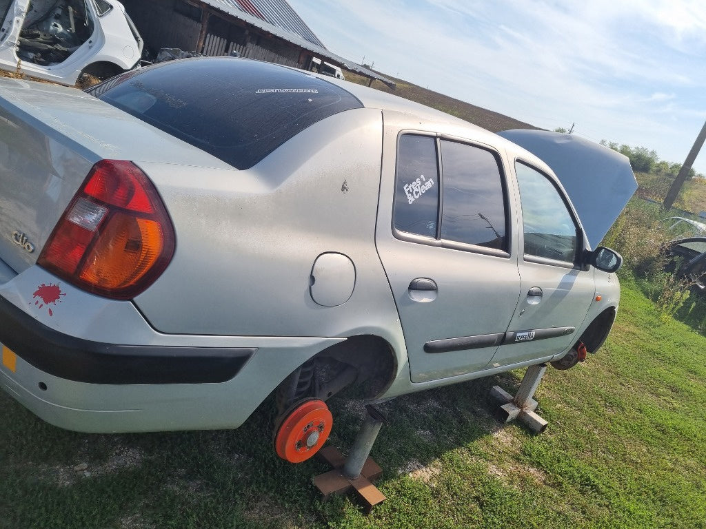 Dezmembrez Renault Clio 2 berlina din 2004 2005 2006