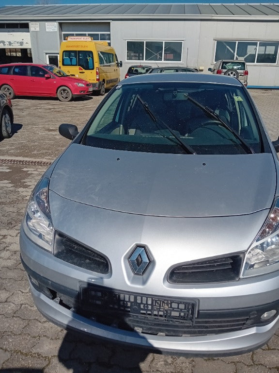 Dezmembrez Renault Clio 3 2007 HATCHBACK 1.4