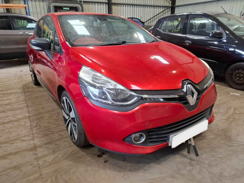 Dezmembrez Renault Clio 4 2013 HATCHBACK 0.9 TCE