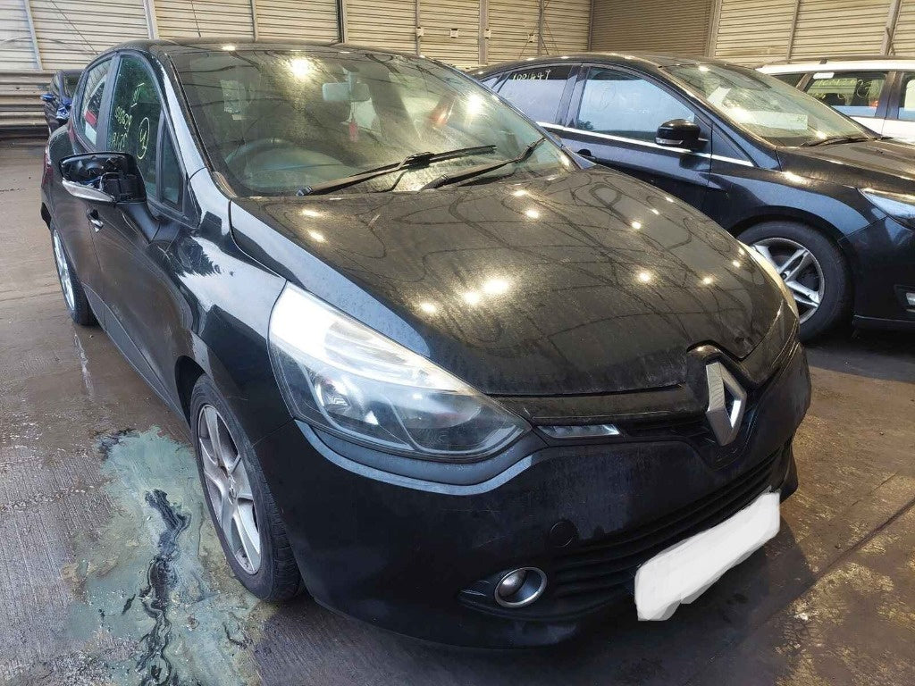 Dezmembrez Renault Clio 4 2013 HATCHBACK 1.2 i D4F (740)