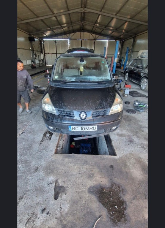 Dezmembrez Renault Espace 2.2 Diesel