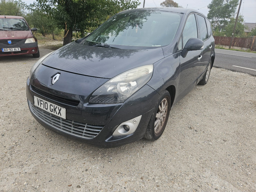 Dezmembrez Renault Grand Scenic 3 1.5 Dci 110 cp din 2011