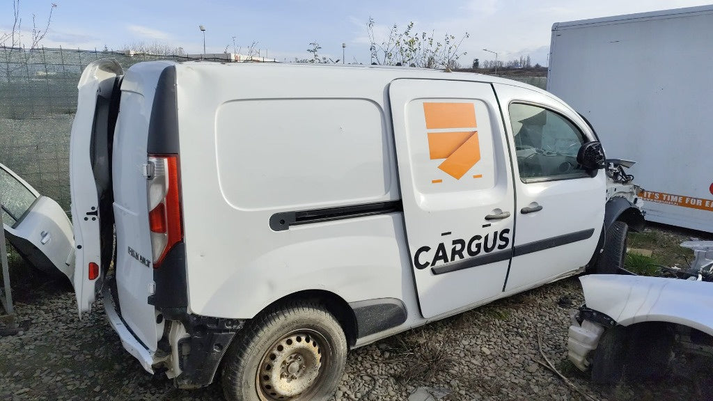 Dezmembrez renault kangoo maxi anul 2011