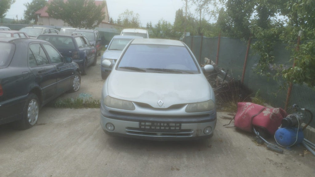 Dezmembrez Renault Laguna 1