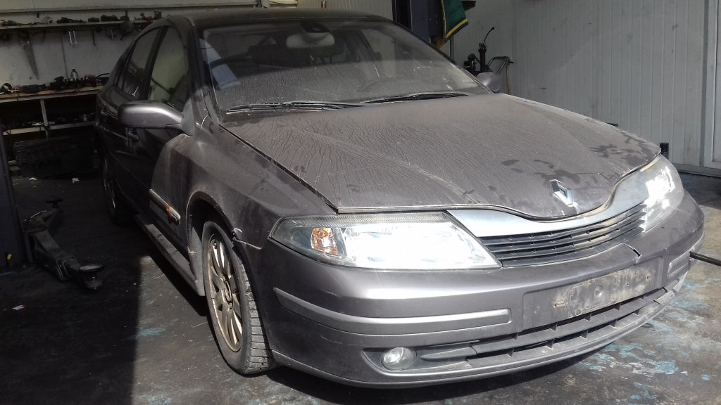 Dezmembrez Renault Laguna II din 2003, motor 1.9 dci tip F9Q