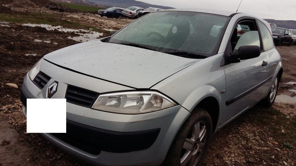 Dezmembrez Renault Megane ,1.4,1.6 benzina,2003