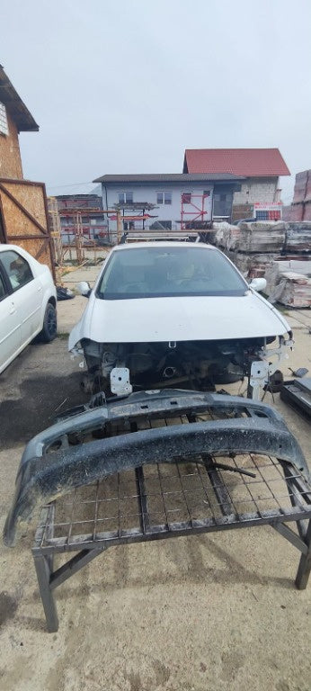Dezmembrez Renault Megane 2 1.5 dci 63Kw / 86 Cp euro 4,cod motor K9K724 ,transmisie manuala , an de fabricatie