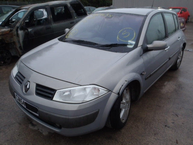 Dezmembrez Renault Megane 2, 1.6b, orice piesa!
