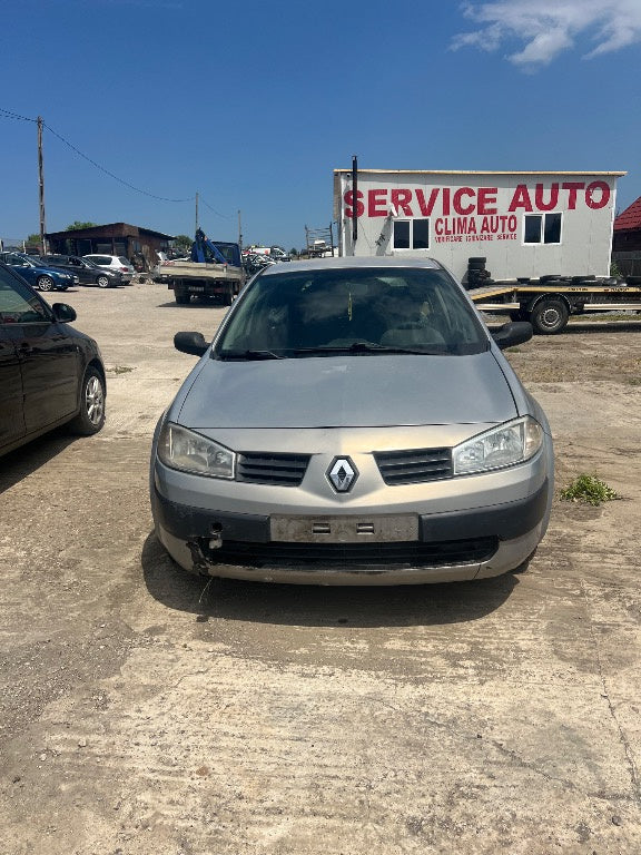 Dezmembrez Renault Megane 2 2005 Hatchback 1,6 benzină