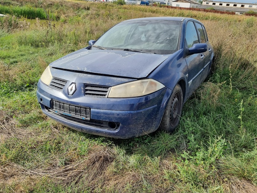 Dezmembrez Renault Megane 2 Hatchback 1.9 dCi din 2006