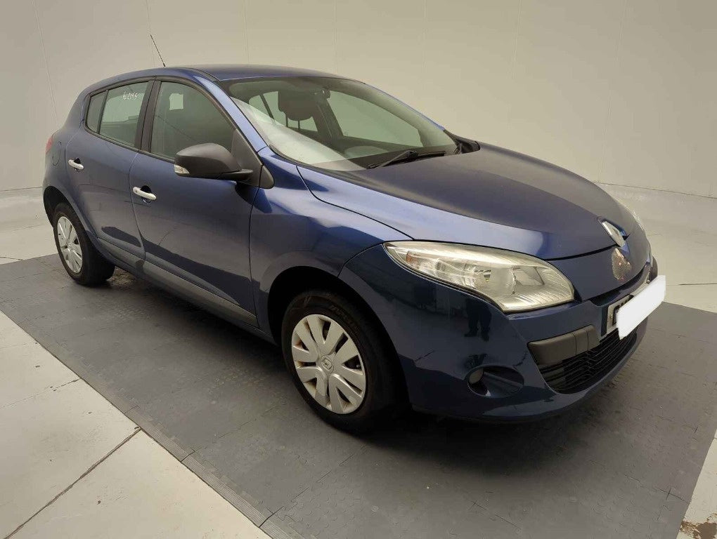 Dezmembrez Renault Megane 3 2010 HATCHBACK 1.6 16V