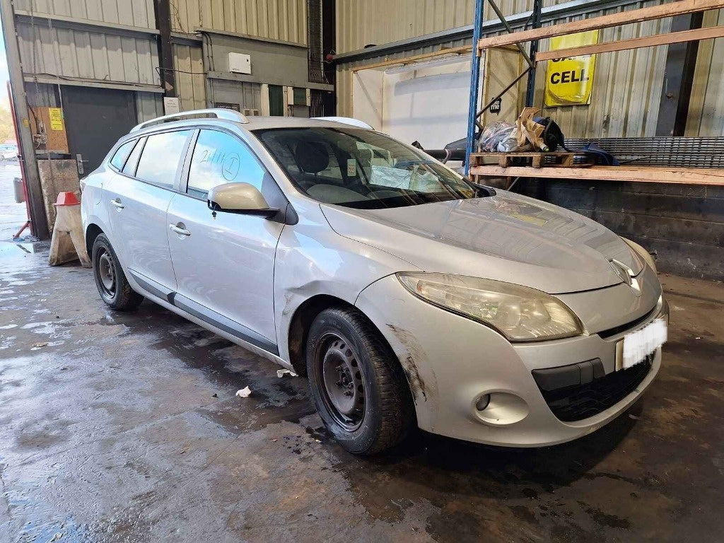 Dezmembrez Renault Megane 3 2011 BREAK 1.5 dCI K9K (846)