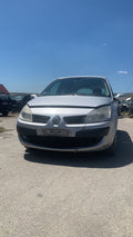 Dezmembrez Renault Scenic 2 2007 hatchback 1.9dci