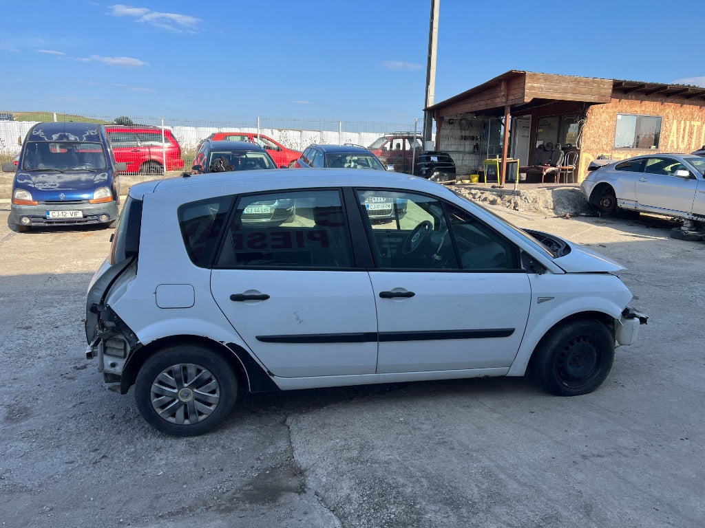 Dezmembrez Renault Scenic 2 2008 hatchback 1,5 dci